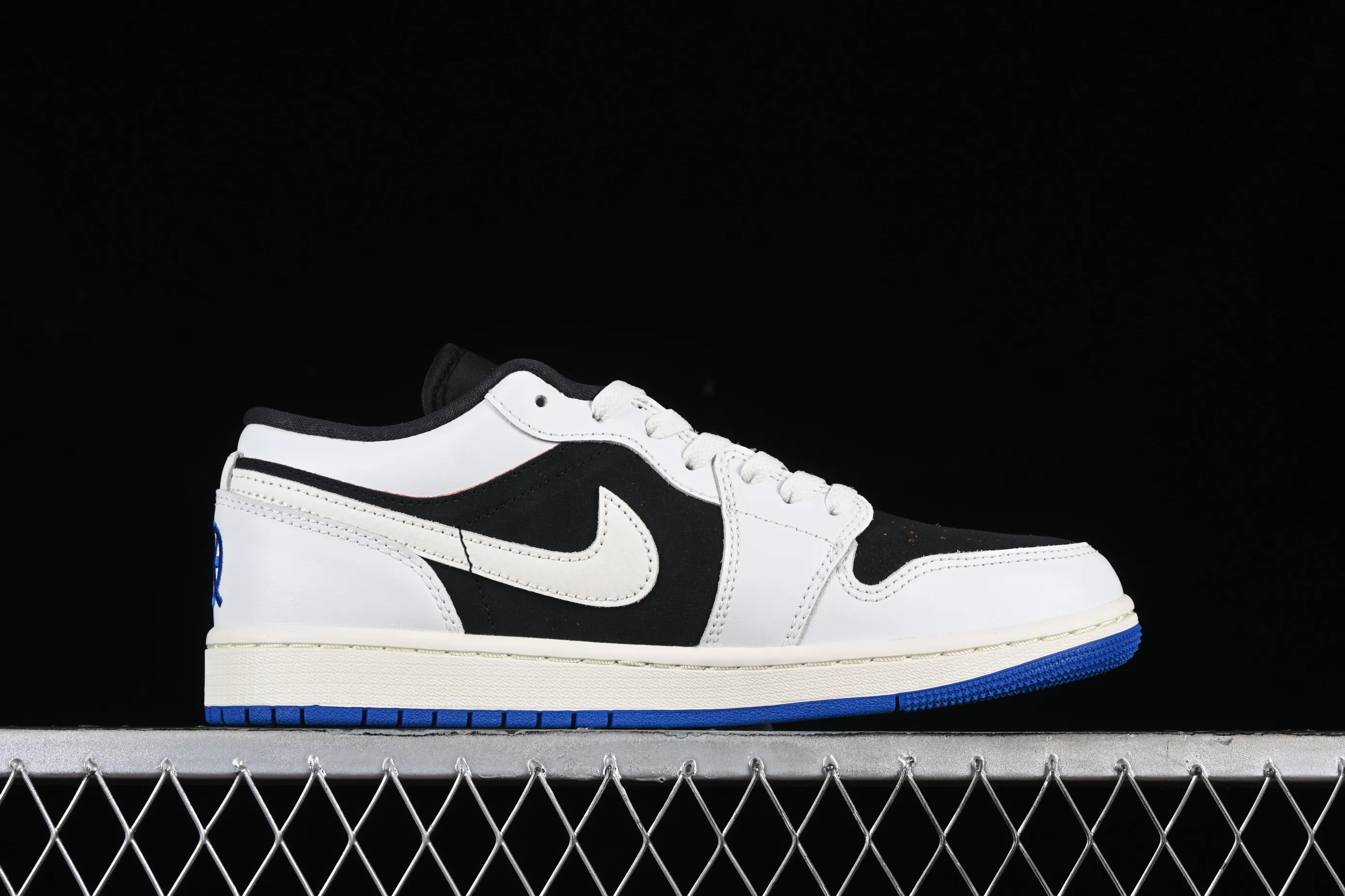 All categories Air Jordan Jordan series basketball shoes Air Jordan 1 Low G version pure original Air Jordan 1 Low "Quai 54" AJ1 Joe 1 white black blue low-top cultural casual sneakers HQ0764-001